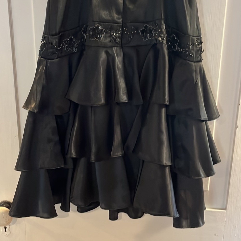 Dress - Picture 7 of 8